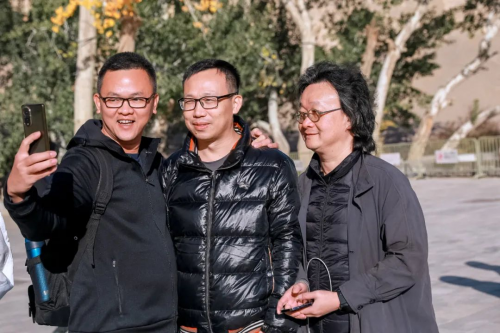 广东三雄极光照明股份有限公司